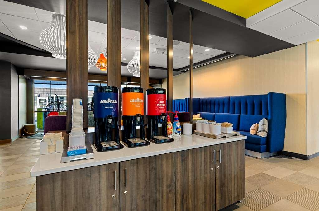 Tru By Hilton Christiansburg Hotel Restaurant photo